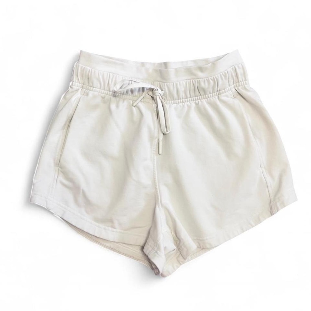 Lululemon Inner Glow High-Rise Short 3" Size 2 Color Bone‎ Lounge Activewear